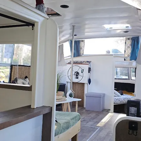 Botel Le Mydol Sejour Atypique Et Unique Sur Un Bateau