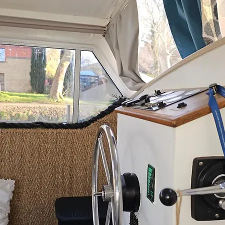 Botel Le Mydol Sejour Atypique Et Unique Sur Un Bateau Castelnaudary