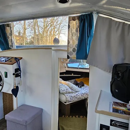 Le Mydol Sejour Atypique Et Unique Sur Un Bateau Botel *