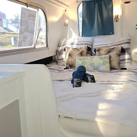 Le Mydol Sejour Atypique Et Unique Sur Un Bateau