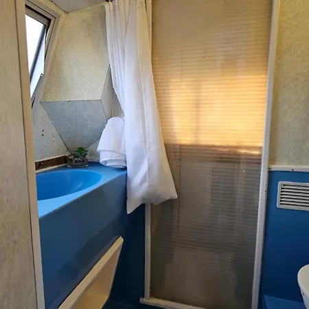 Le Mydol Sejour Atypique Et Unique Sur Un Bateau Botel Castelnaudary